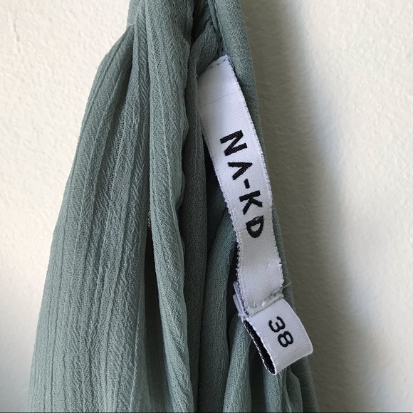 NA-KD sage green flowy loose spaghetti strap baby doll mini dress - Picture 13 of 14